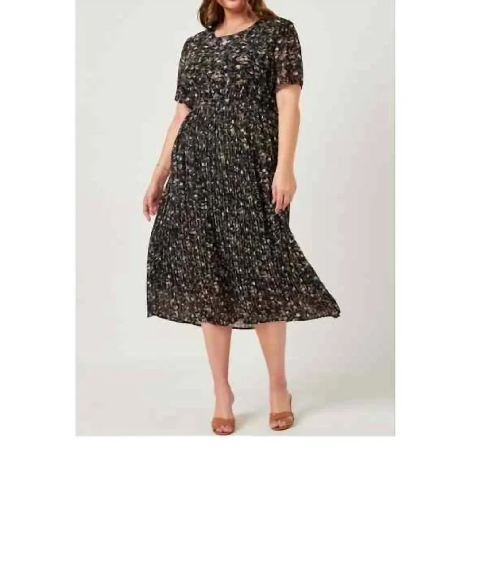 Women's Holiday Clothes Classic Charm Pleated Floral Midi Dress in Black Floral