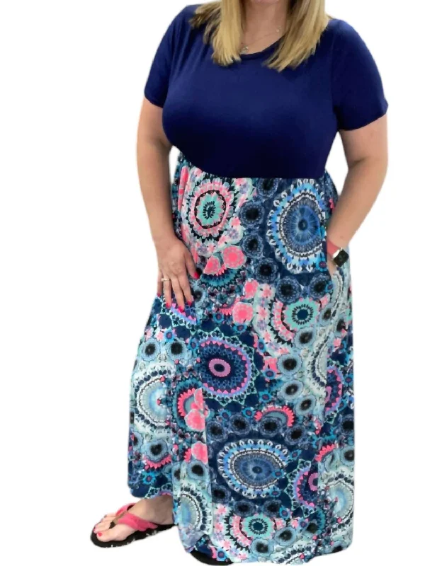 Women's Weekend Outfit Subtle Sophistication Medallion Maxi Dress In Navy