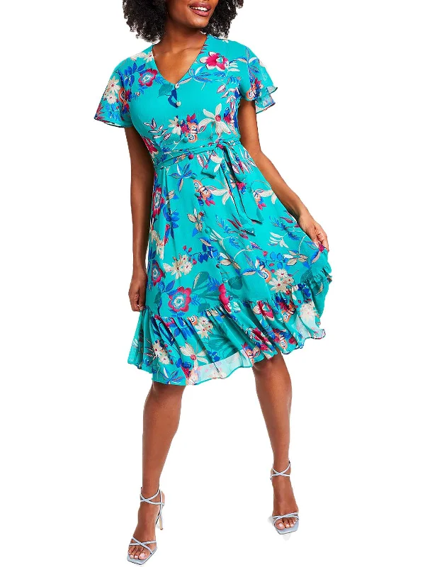 Affordable Women's Apparel Save on Classic Elegant Styles Womens Floral Knee Fit & Flare Dress