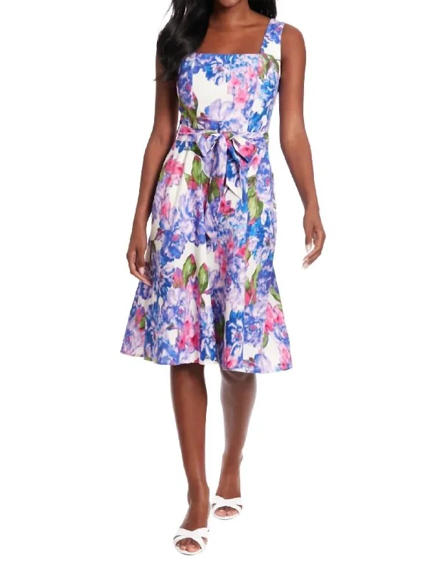 Classic Clothes For Women Elegant Contour Two Pocket Floral Dress In Blue/pink