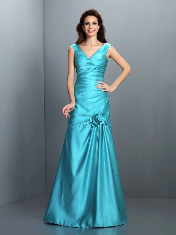 Women's Stylish Vacation Attire Bohemian Vibe A-Line/Princess V-neck Pleats Sleeveless Long Satin Bridesmaid Dresses